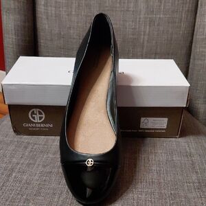 Giani Bernini Women's Agnness Memory Foam Cap Toe Ballet Flats Size 10